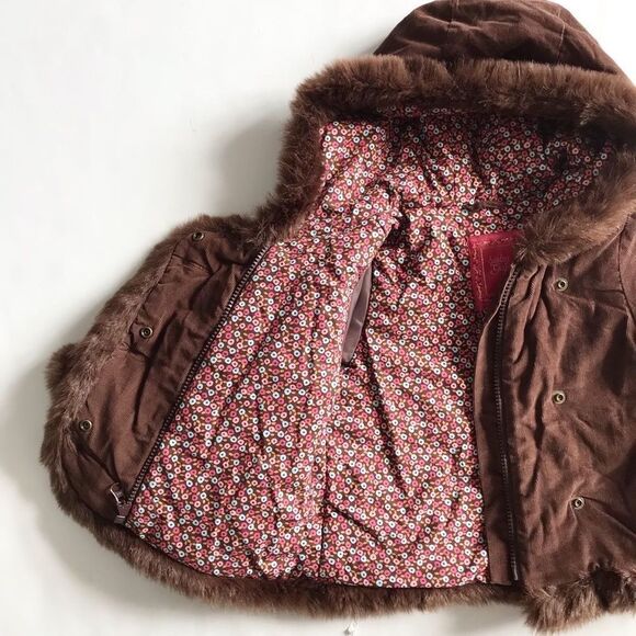 Babygap Braden corduroy faux fur trimmed jacket EUC 4T - Picture 5 of 7